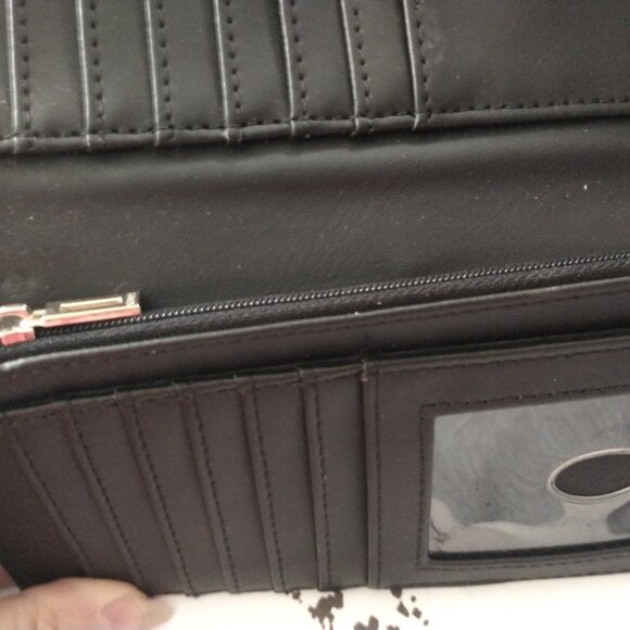 Wallet Guess - Picture 4 of 8